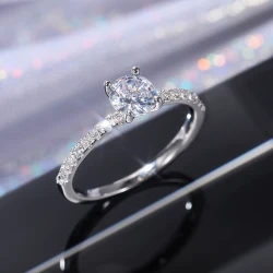 SILVER RING BRILLIANT...